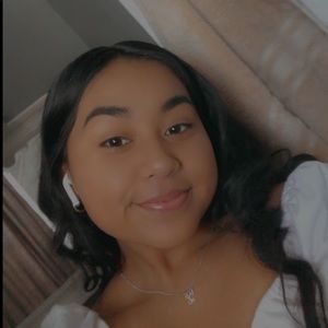 Meet your Posher, Laisha